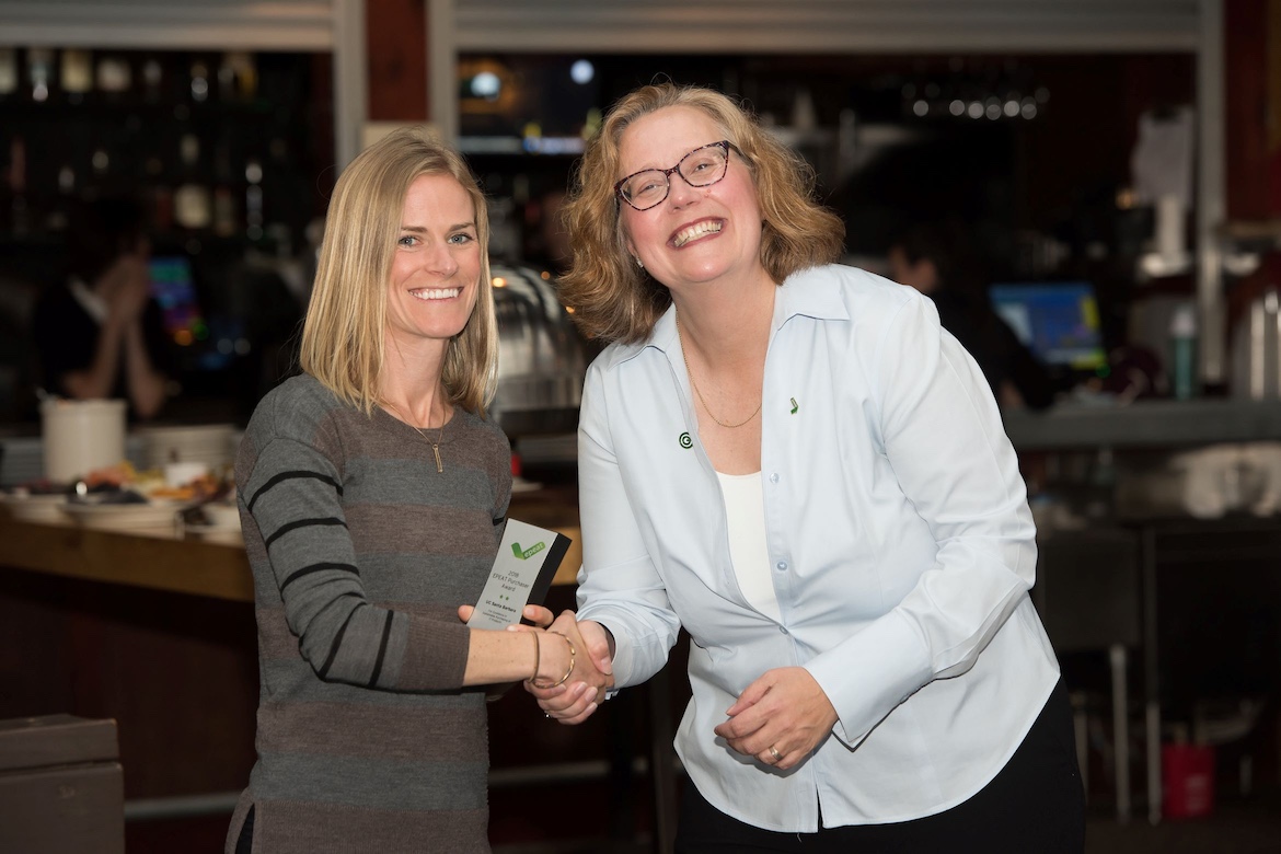 Heather Perry receiving EPEAT Purchasing Award in 2018